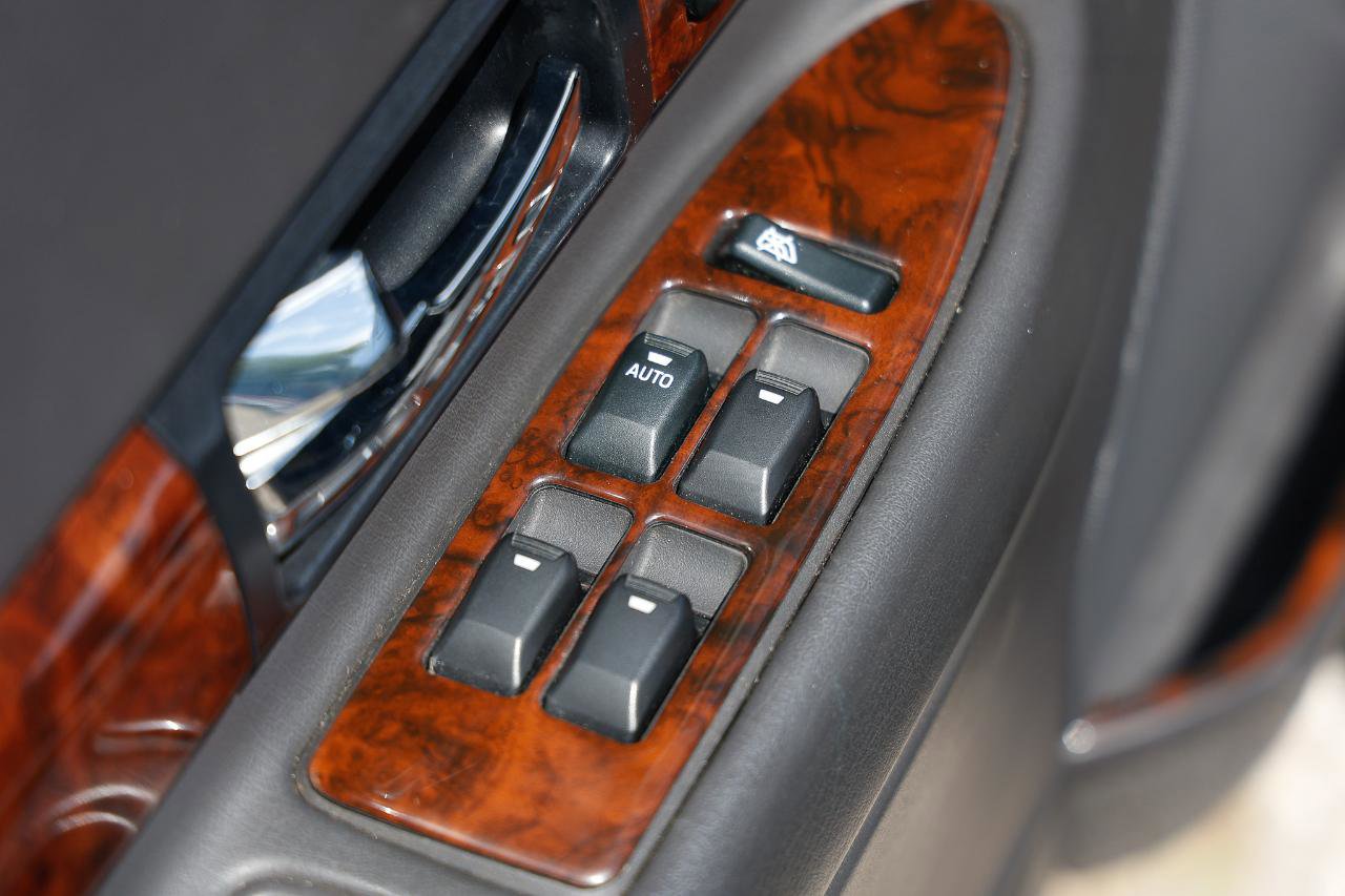 Used 2002 Lincoln LS image 39