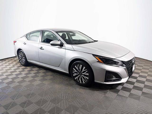 Certified 2023 Nissan Altima 2.5 SV FWD image 3