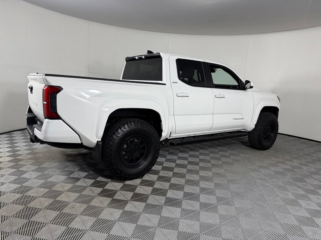 Used 2026 Toyota Tacoma SR5 AWD/4WD image 8