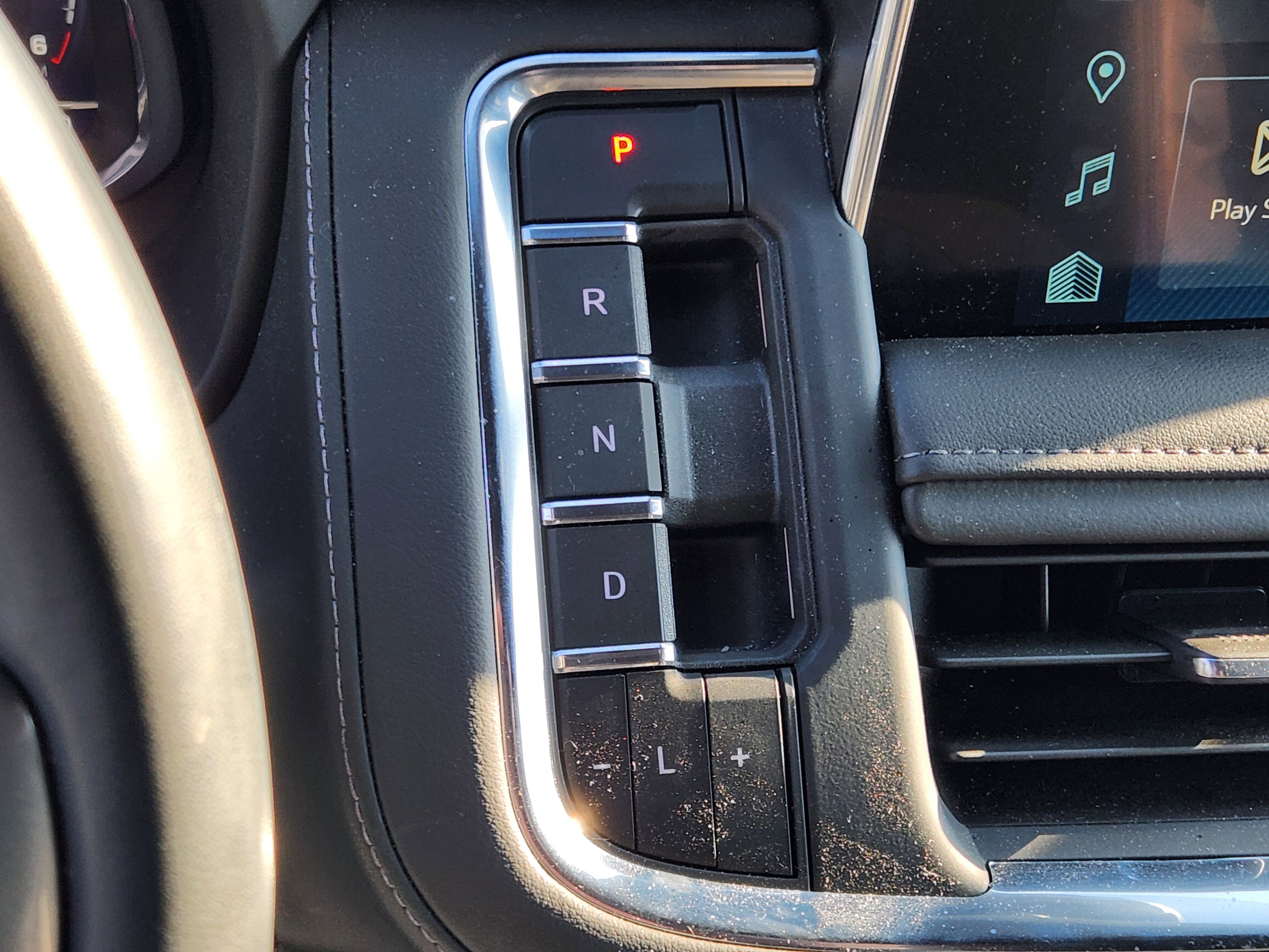 Used 2024 Chevrolet Tahoe Z71 w/ Luxury Package image 21