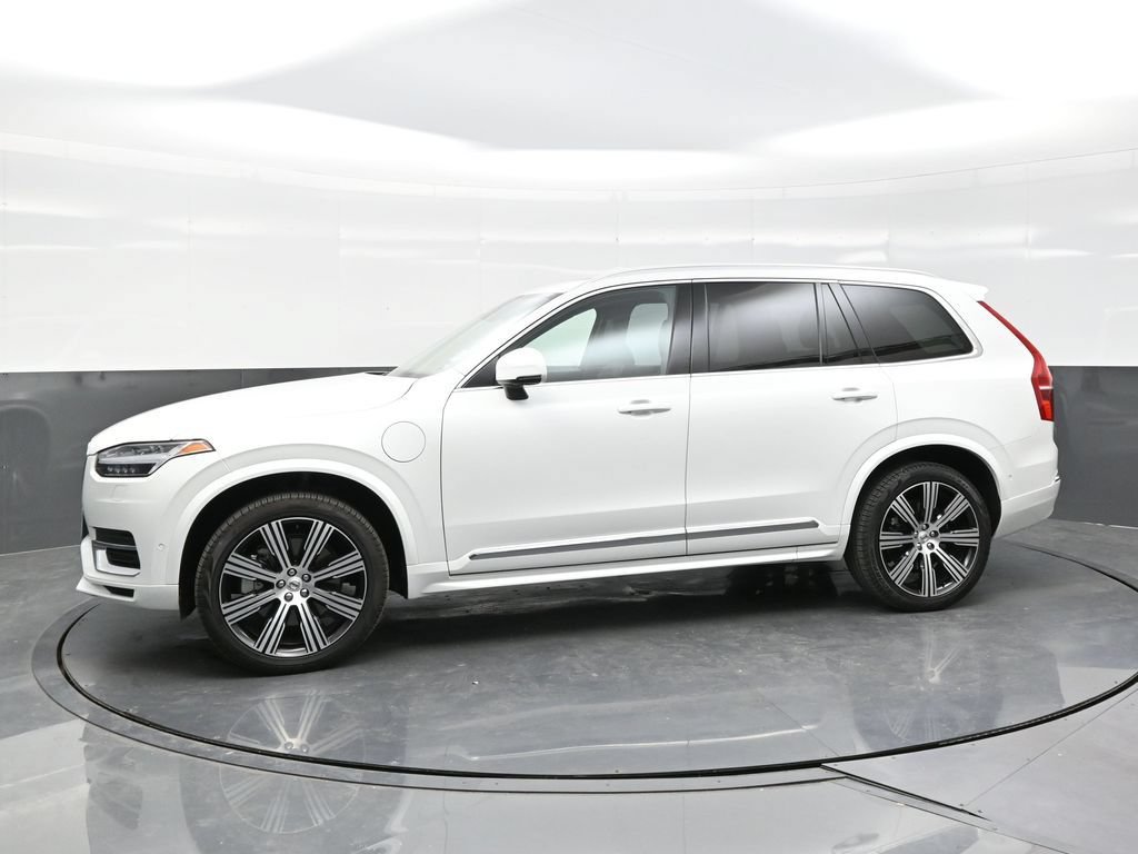 Used 2025 Volvo XC90 T8 Plus w/ Protection Package Premier AWD/4WD image 3