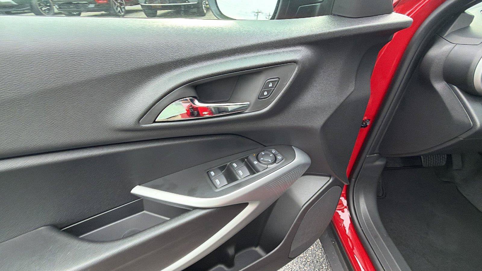 New 2026 Chevrolet Trax RS w/ Sunroof Package FWD image 16