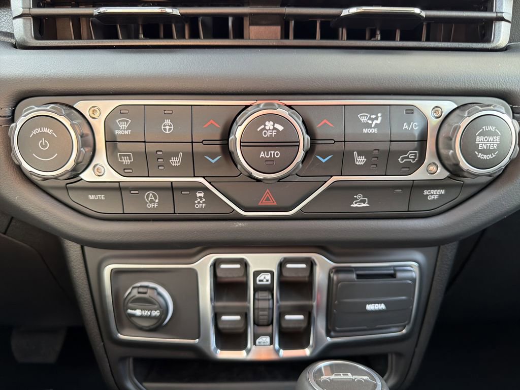 New 2026 Jeep Gladiator Sahara image 29