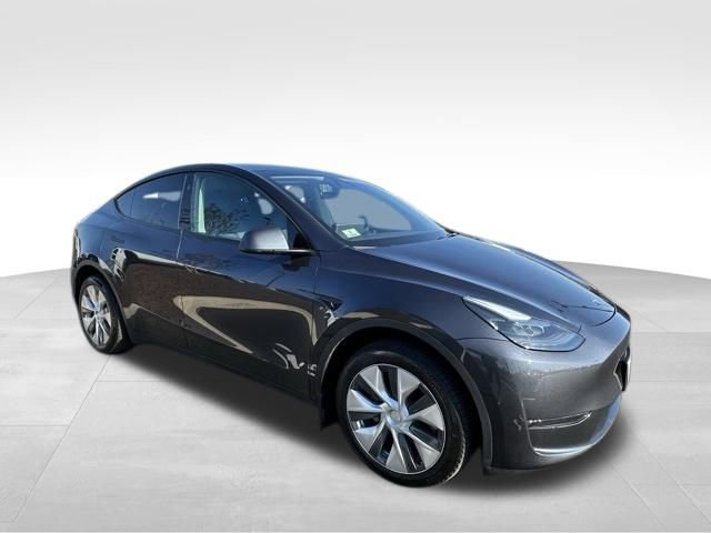 Used 2024 Tesla Model Y Long Range image 11