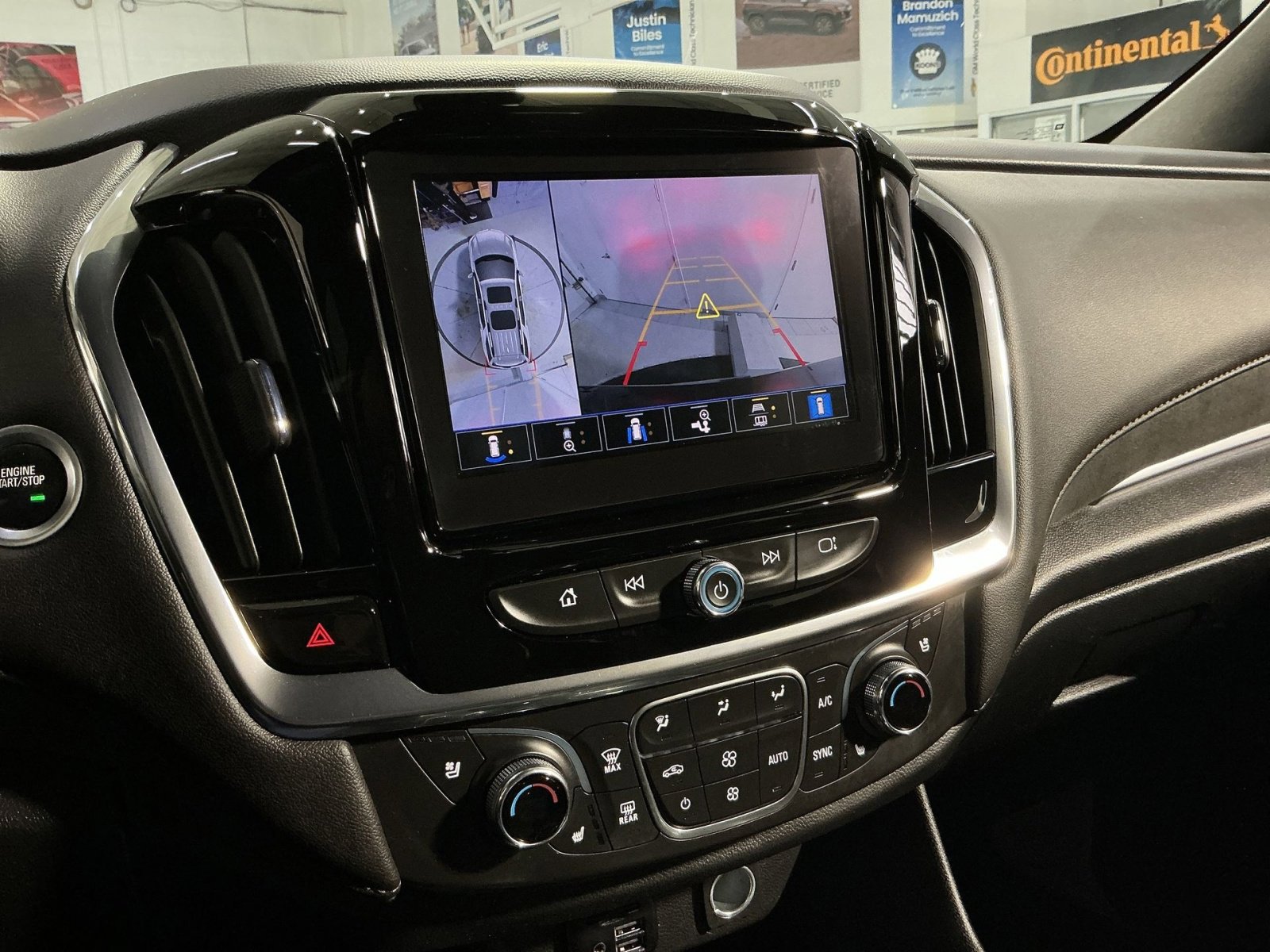 Used 2023 Chevrolet Traverse High Country image 27