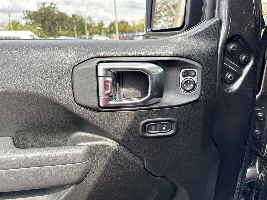 New 2025 Jeep Gladiator Mojave w/ Steel Bumper Group image 13