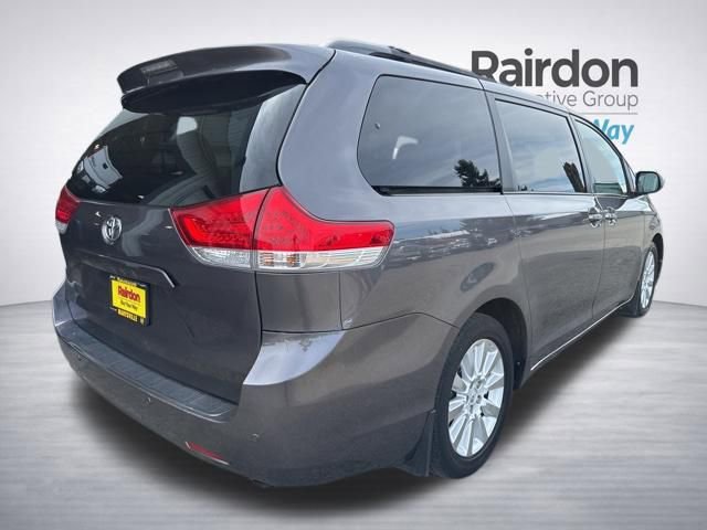 Used 2014 Toyota Sienna XLE image 8