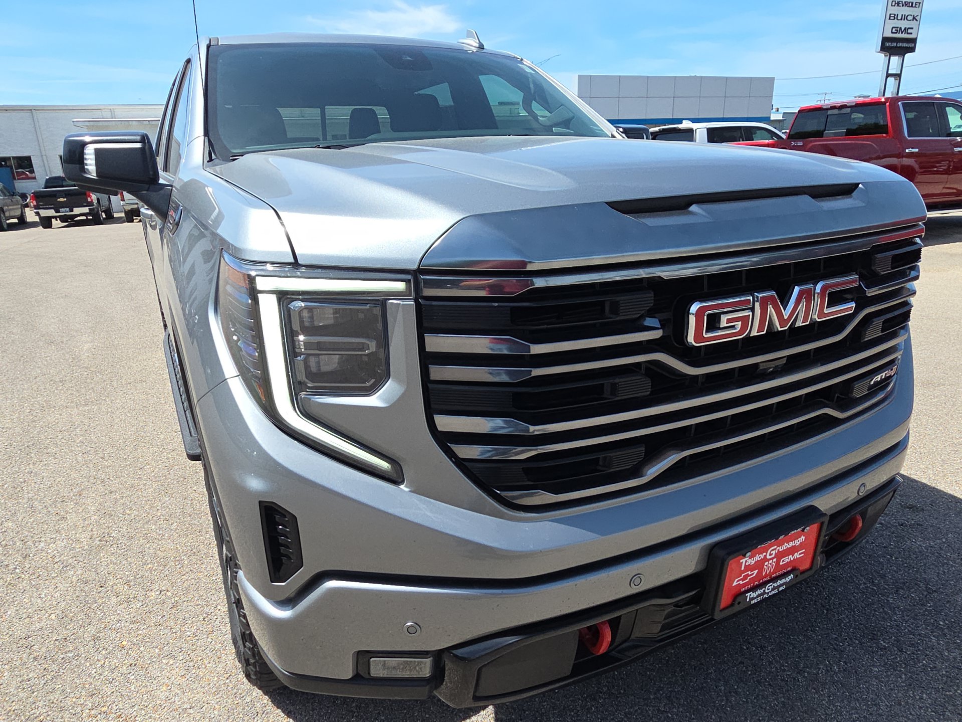 Used 2024 GMC Sierra 1500 AT4 w/ Technology Package AWD/4WD image 13