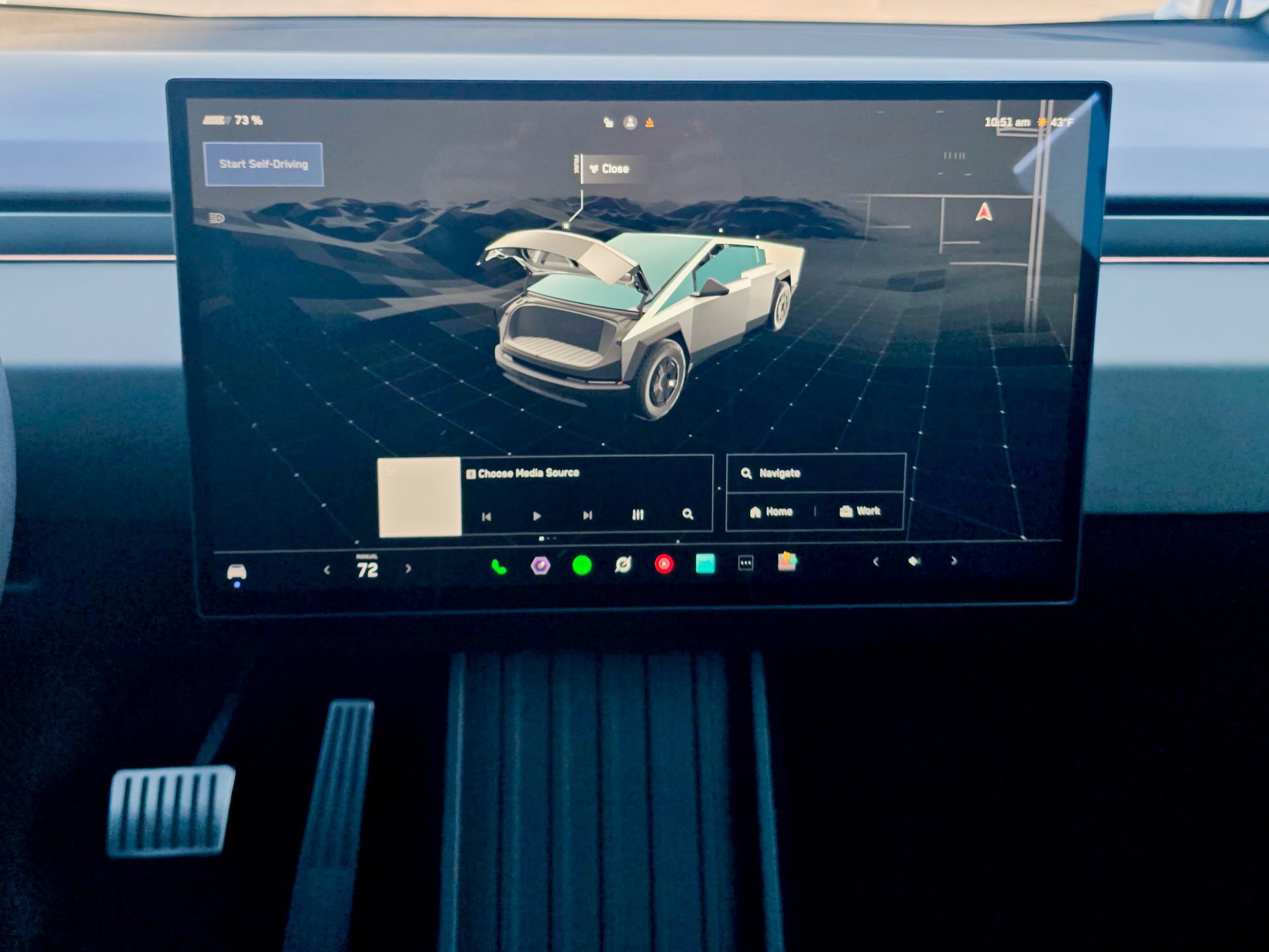 Used 2025 Tesla Cybertruck AWD Crew Cab image 39