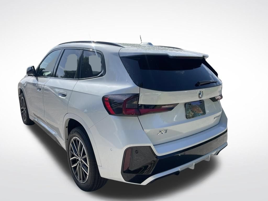 Used 2023 BMW X1 xDrive28i w/ M Sport Package AWD/4WD image 5