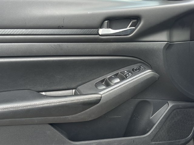 Used 2025 Nissan Altima 2.5 SV AWD/4WD image 24