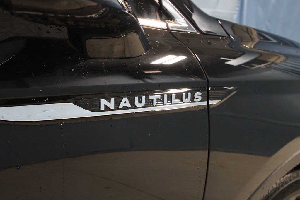 Used 2023 Lincoln Nautilus Reserve w/ Monochromatic Package image 38