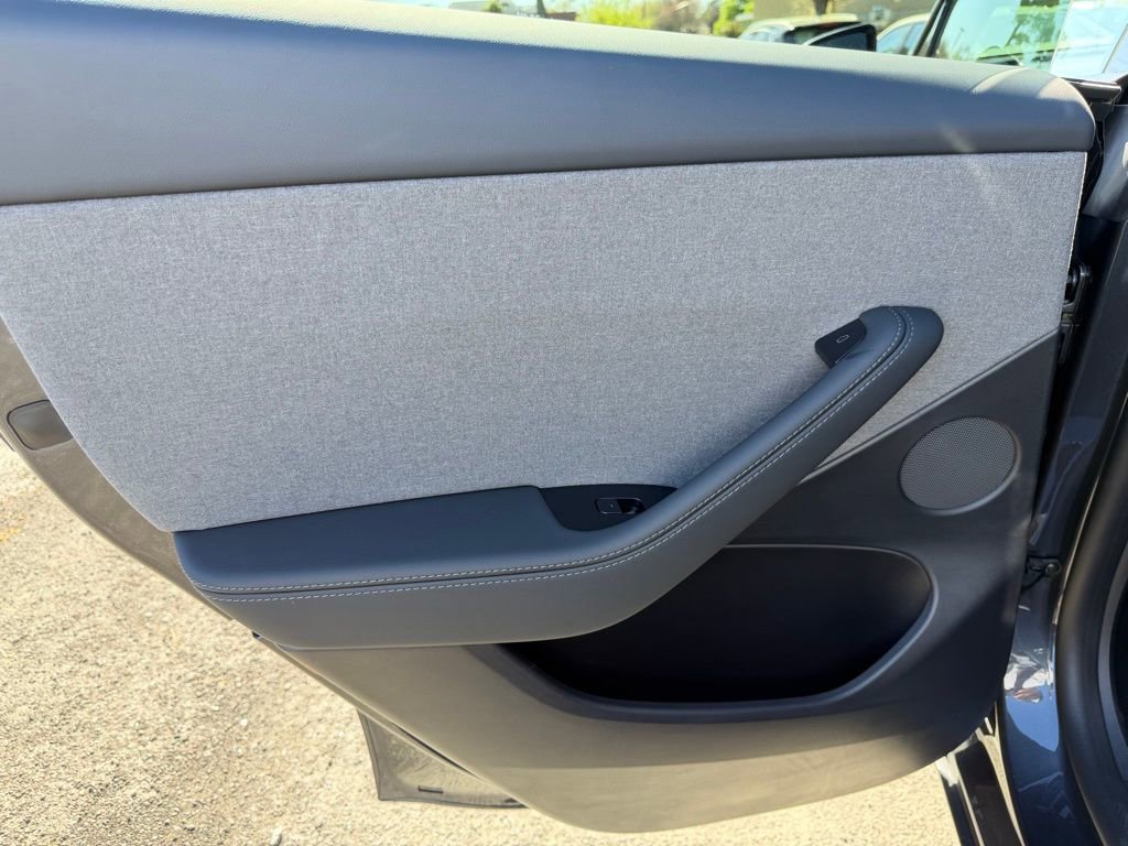 Used 2026 Tesla Model Y 2WD image 28