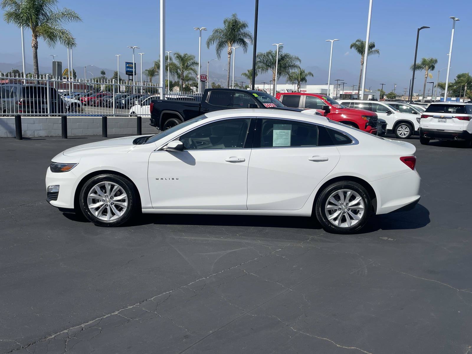 Used 2024 Chevrolet Malibu LT FWD image 3