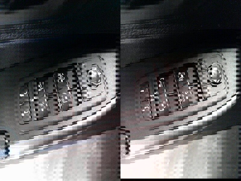 Used 2019 Jeep Cherokee Latitude Plus w/ Cold Weather Group image 31