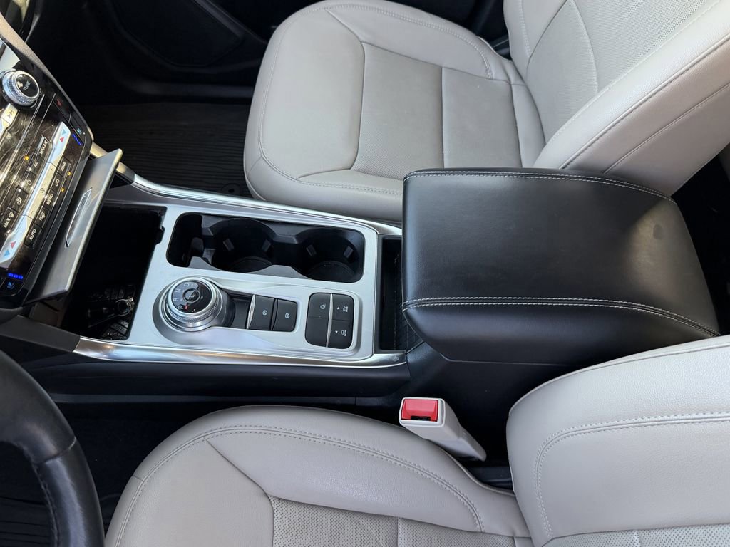 Used 2022 Ford Explorer Limited w/ Limited Technology Package RWD image 19