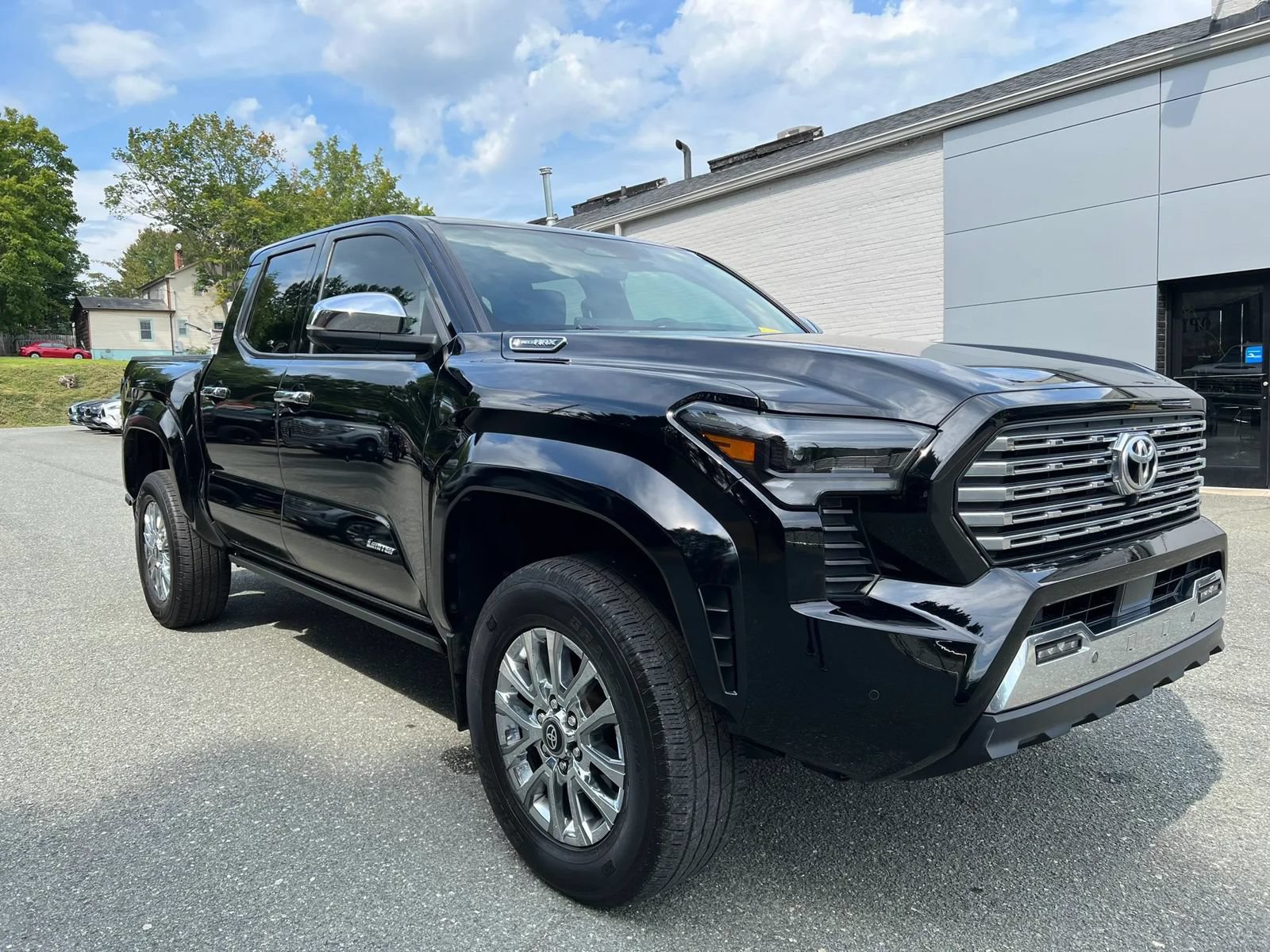 Used 2025 Toyota Tacoma Limited AWD/4WD image 21