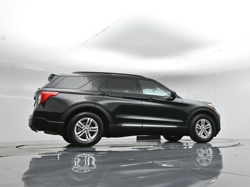 Used 2022 Ford Explorer XLT image 54