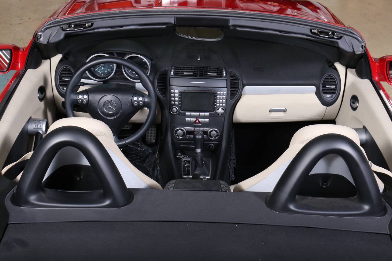 Used 2005 Mercedes-Benz SLK 350 w/ Entertainment Pkg image 4