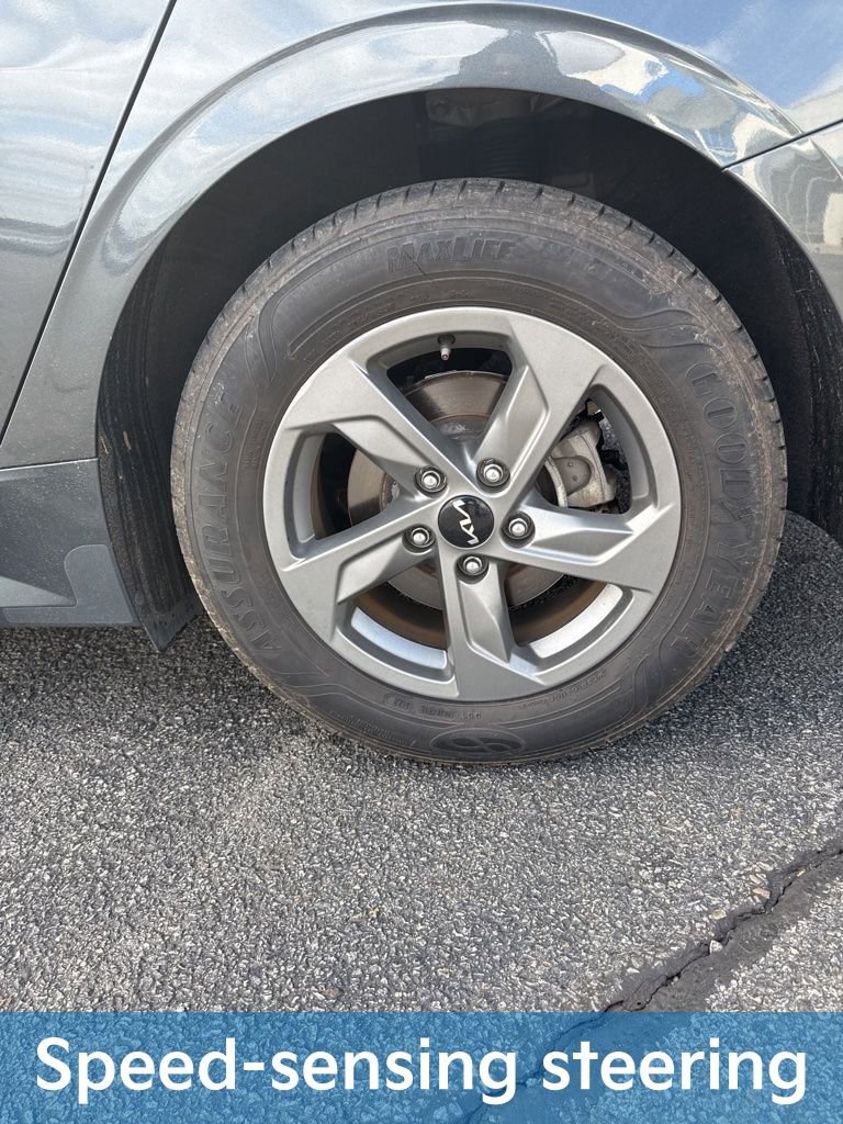 Used 2022 Kia K5 LXS image 8