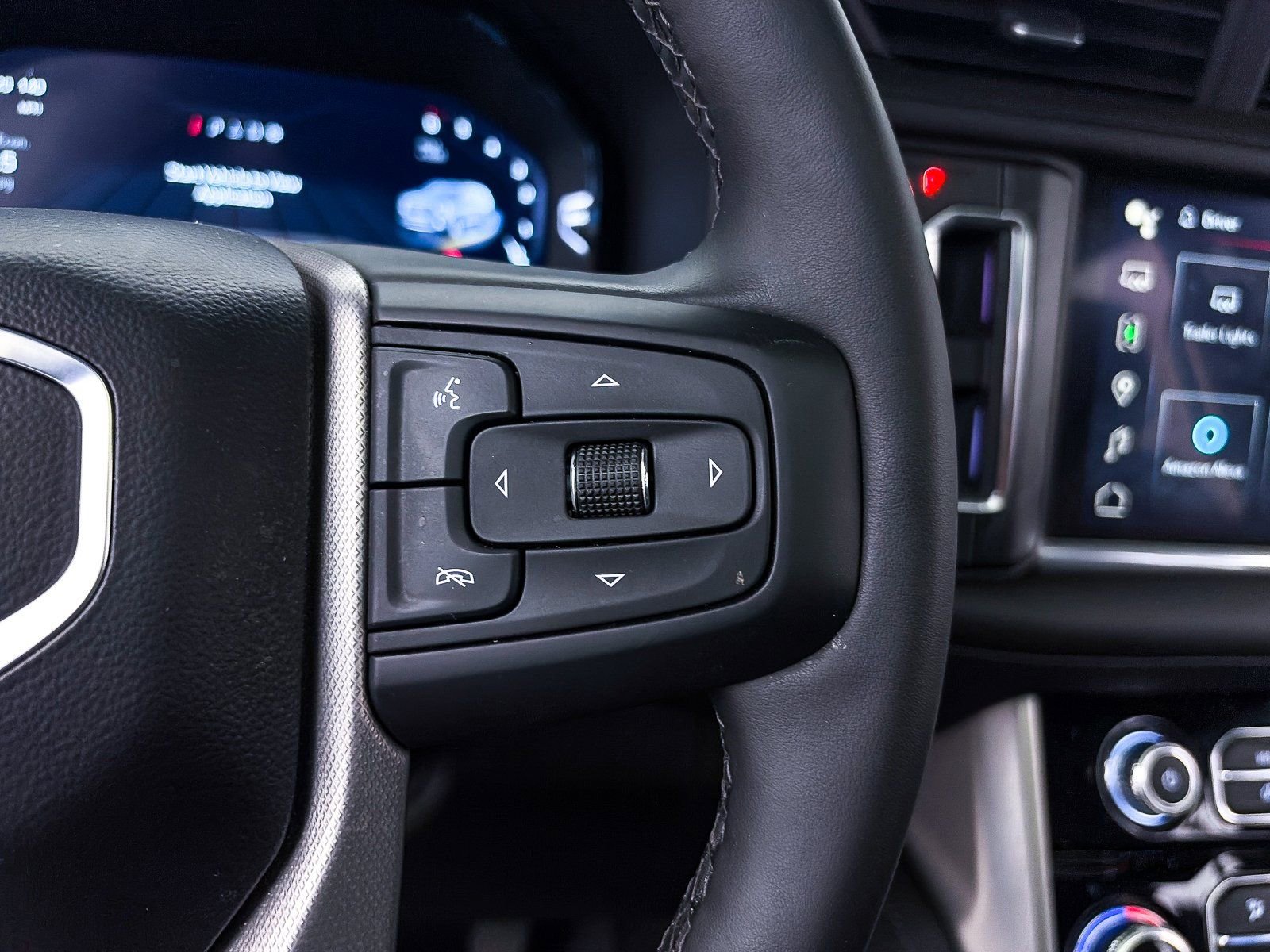 Used 2024 GMC Yukon Denali image 44