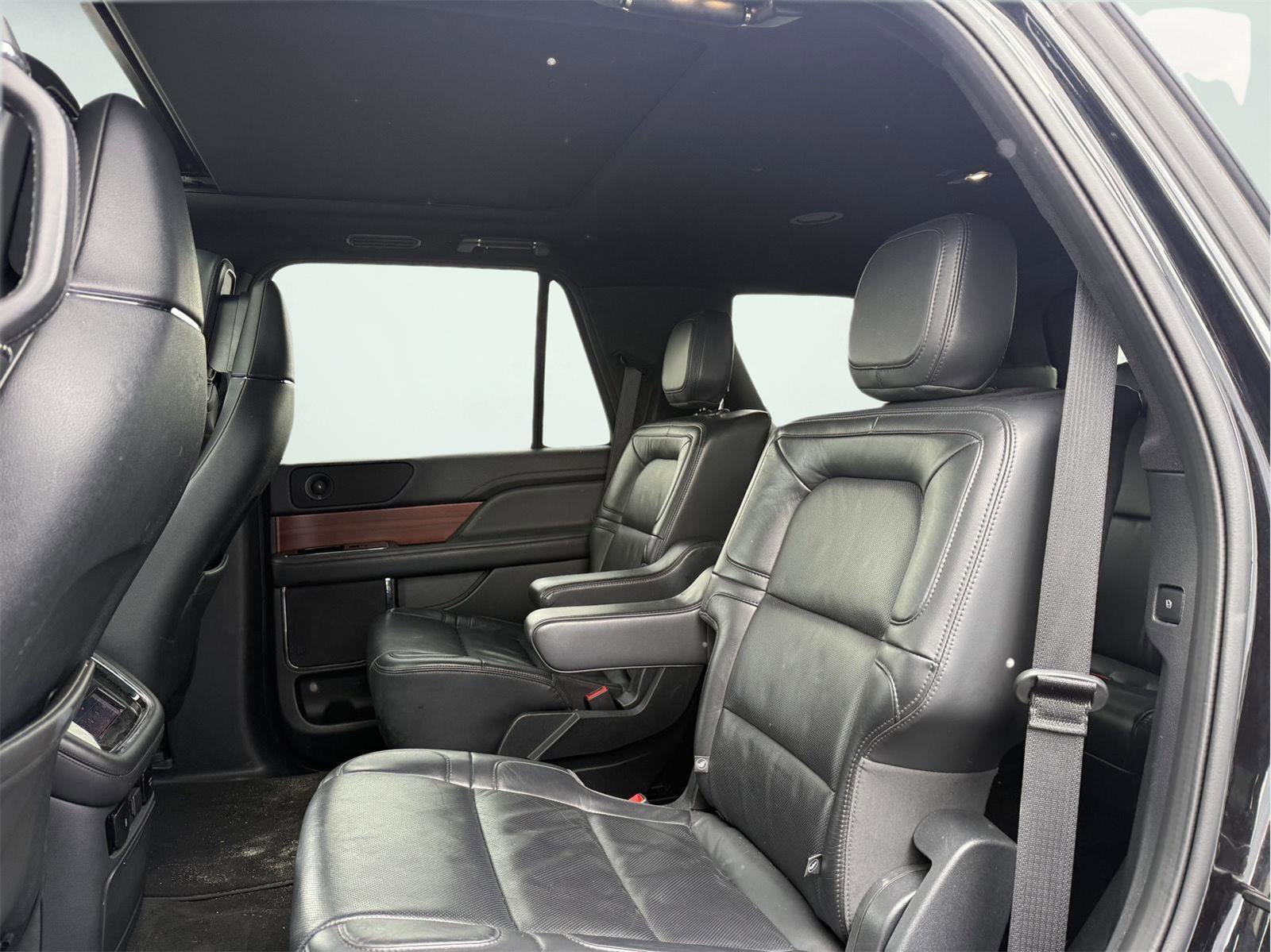 Used 2024 Lincoln Navigator Reserve image 23
