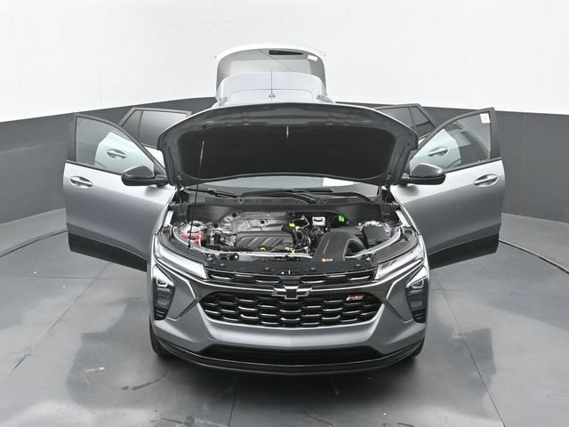 Used 2026 Chevrolet Trax RS w/ Sunroof Package FWD image 34