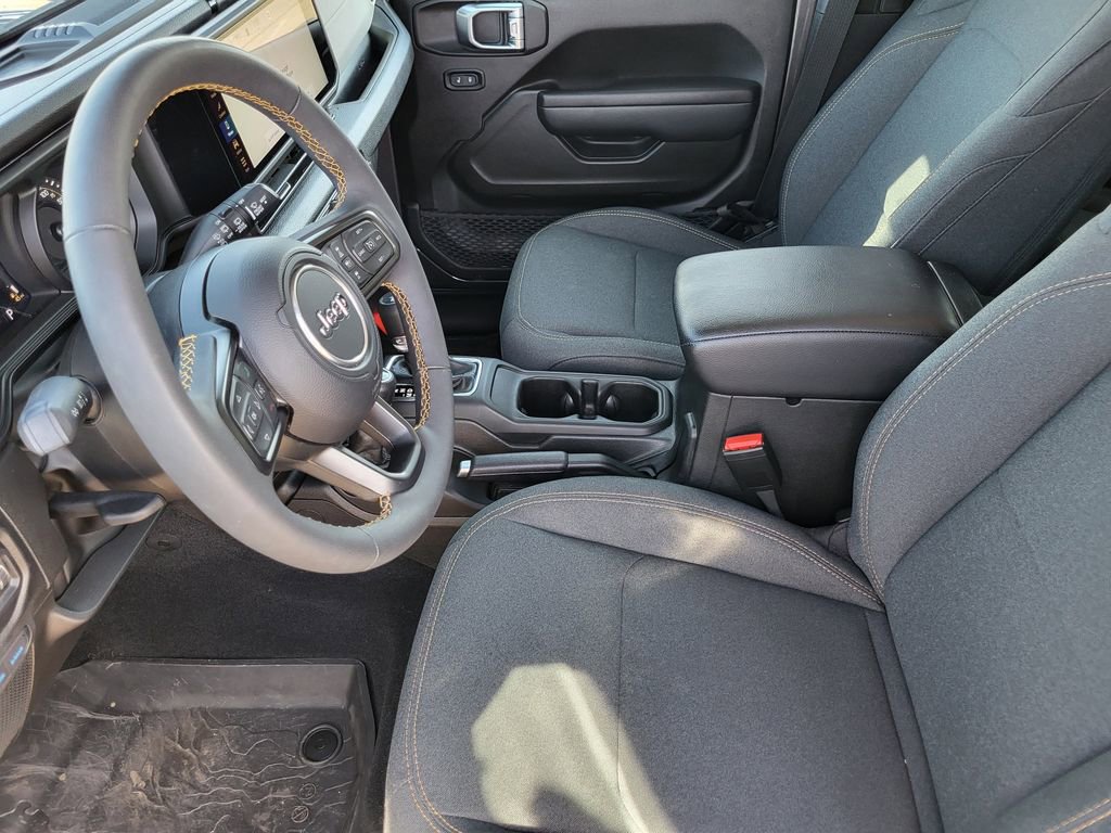 Used 2024 Jeep Wrangler Unlimited image 13