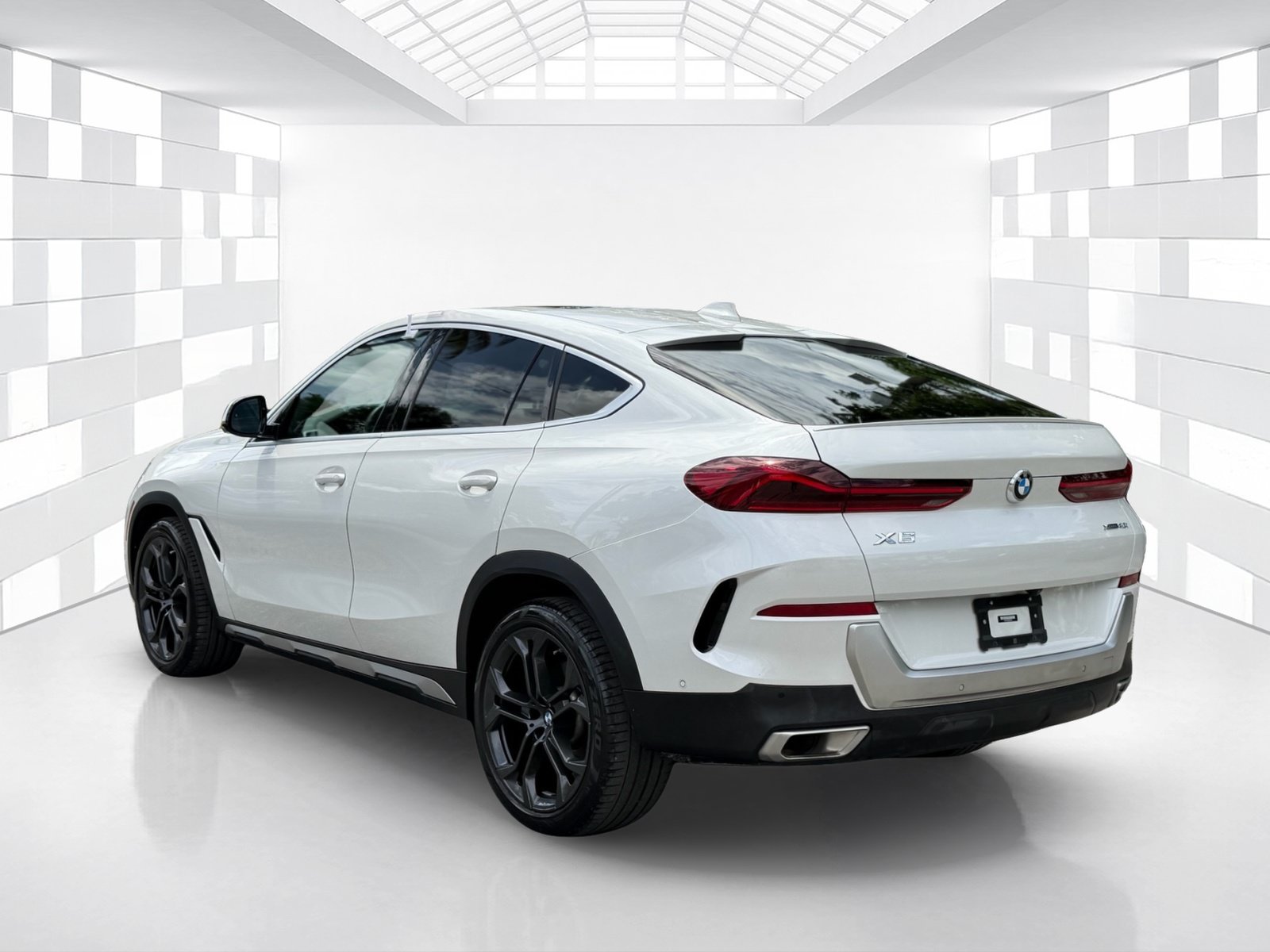 Used 2023 BMW X6 xDrive40i w/ Executive Package AWD/4WD image 5