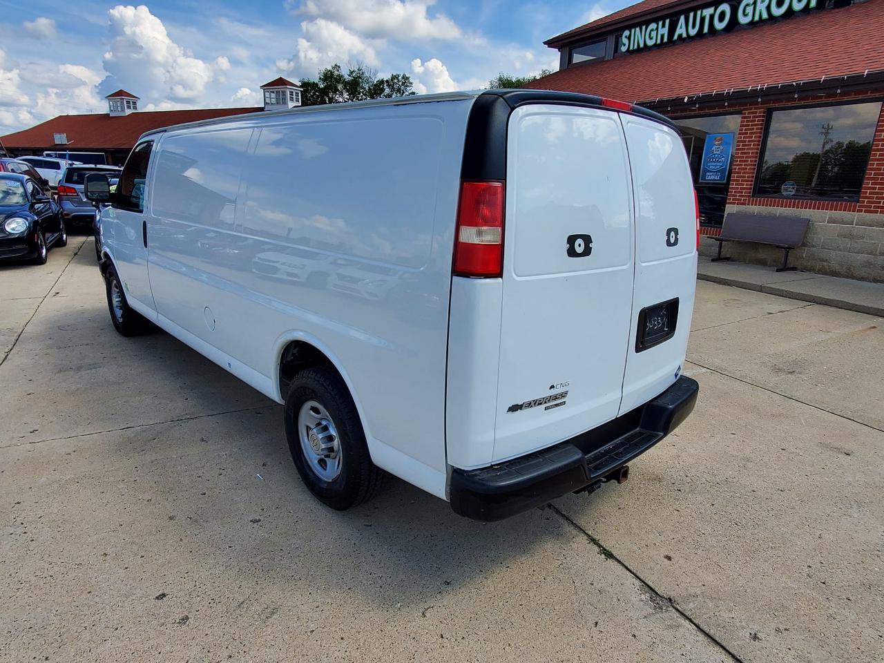 Used 2014 Chevrolet Express 3500 Extended RWD image 6