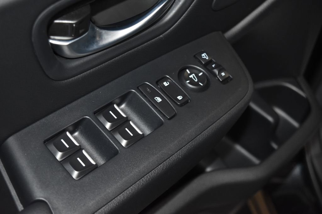 Used 2025 Honda Pilot Black Edition image 6