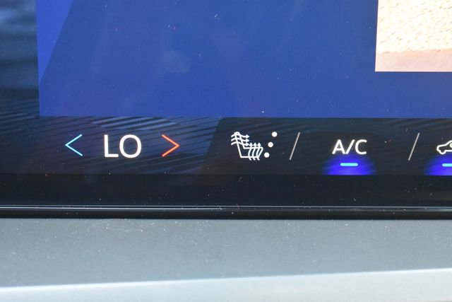 New 2026 Chevrolet Traverse LT w/ LPO, Floor Liner Package image 33