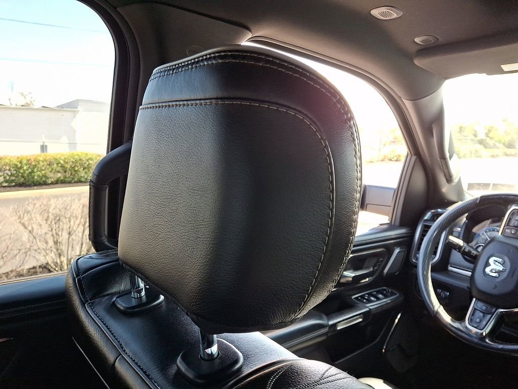 Used 2020 RAM 1500 Limited w/ Black Appearance Package AWD/4WD image 14