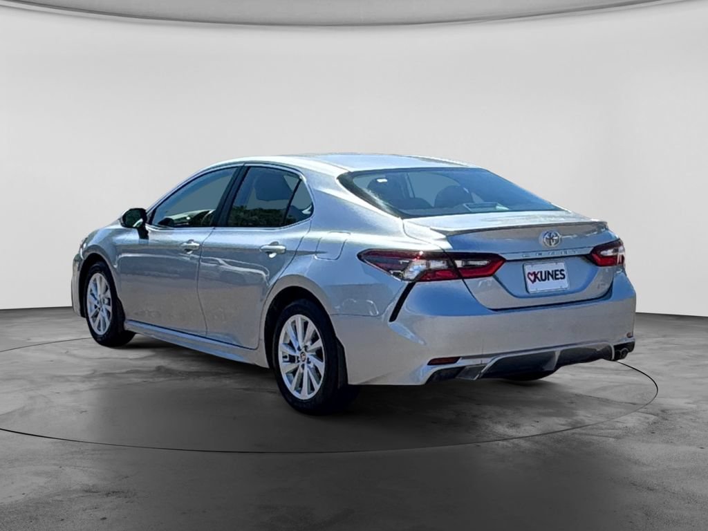 Used 2024 Toyota Camry SE FWD image 8