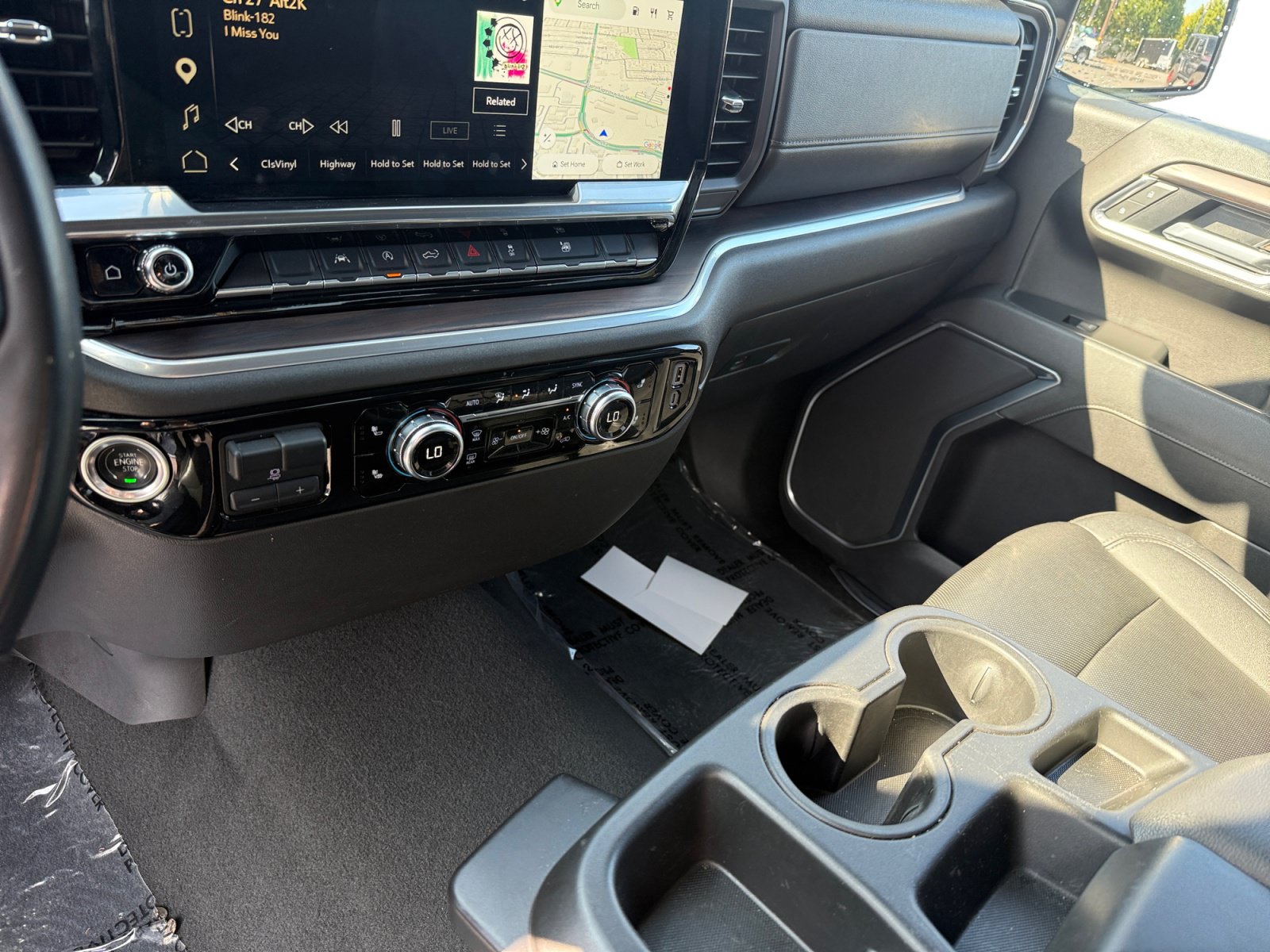 Used 2025 GMC Sierra 1500 SLT AWD/4WD image 13