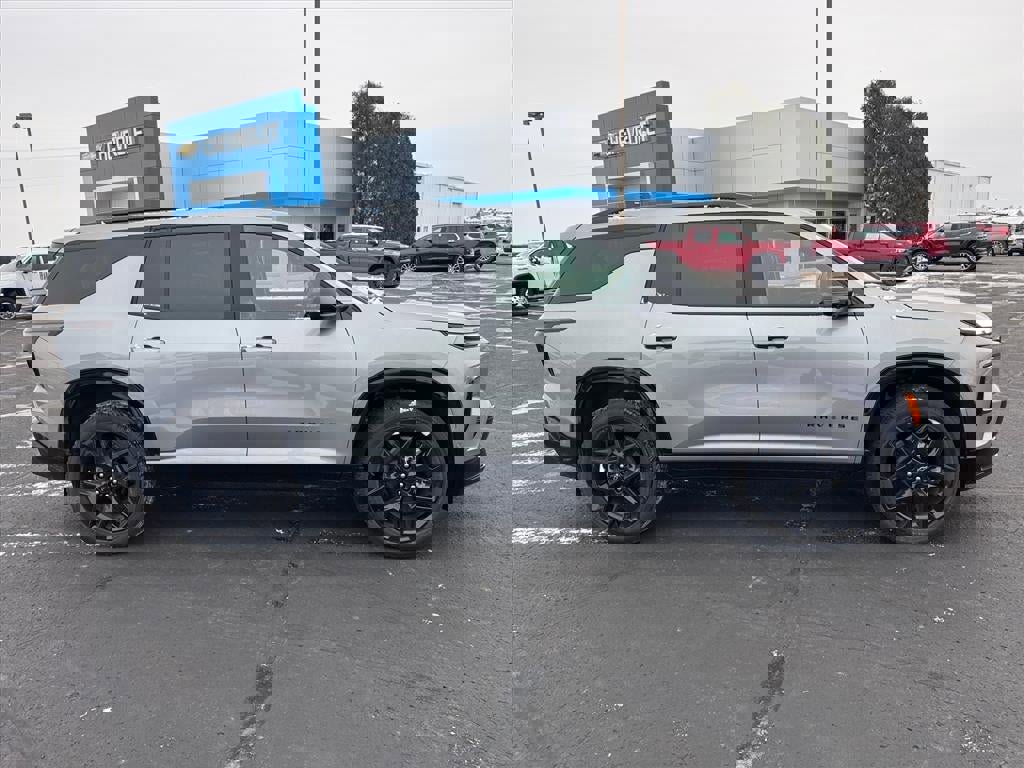 New 2026 Chevrolet Traverse RS w/ LPO, Floor Liner Package image 2