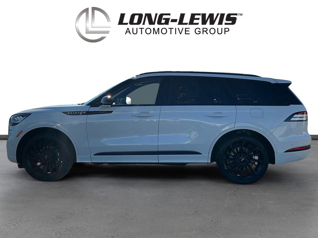 Used 2024 Lincoln Aviator Reserve w/ Equipment Group 201A image 2