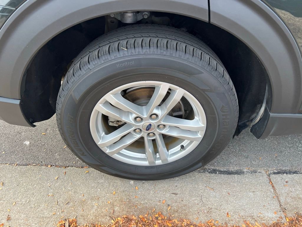 Used 2023 Ford Explorer XLT w/ Equipment Group 202A image 11