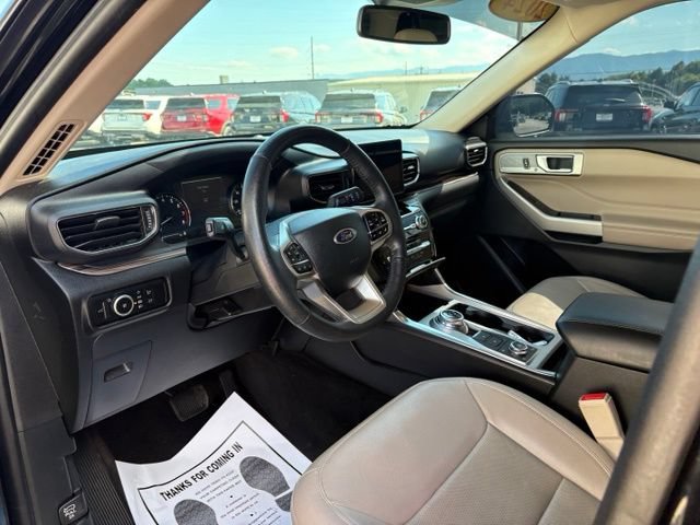 Used 2024 Ford Explorer Limited AWD/4WD image 3