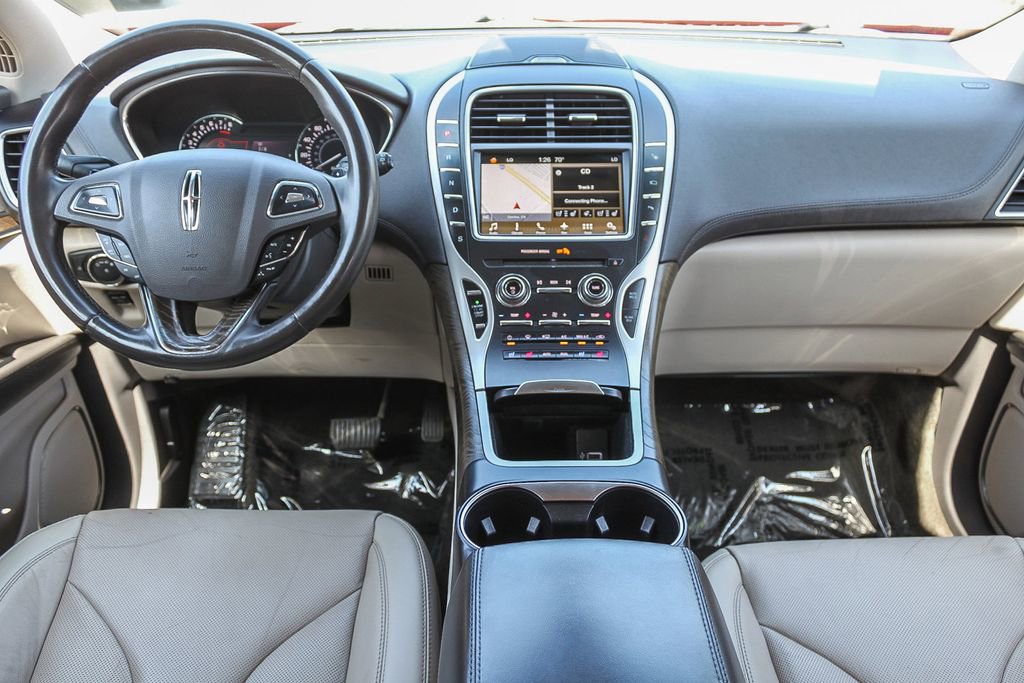 Used 2017 Lincoln MKX Reserve image 16