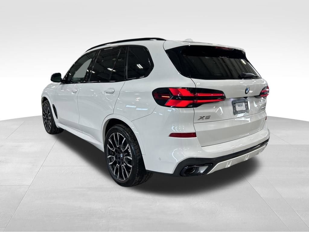 Used 2024 BMW X5 xDrive40i w/ M Sport Package image 7