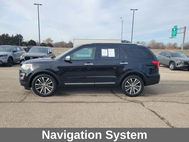 Used 2017 Ford Explorer Platinum image 3