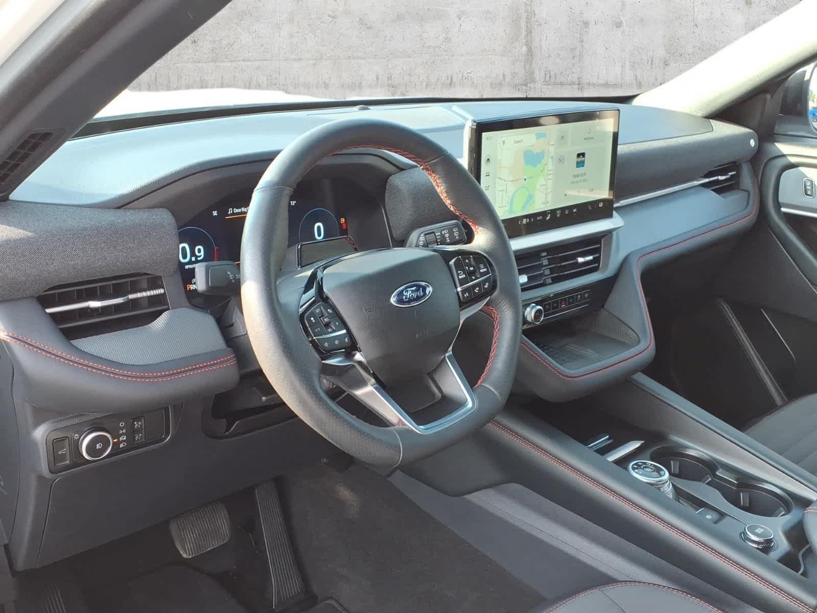 Used 2025 Ford Explorer ST-Line w/ ST-Line Street Pack AWD/4WD image 5