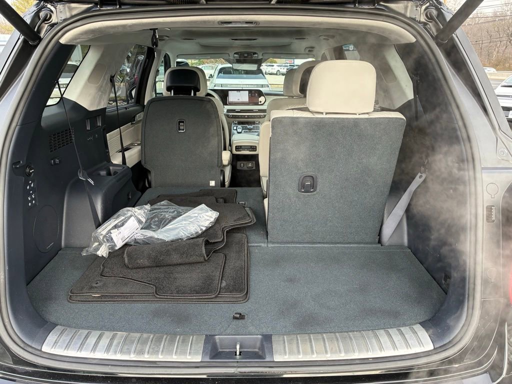 Used 2023 Hyundai Palisade Calligraphy w/ Cargo Package image 13