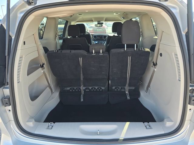Used 2023 Chrysler Voyager LX FWD image 27