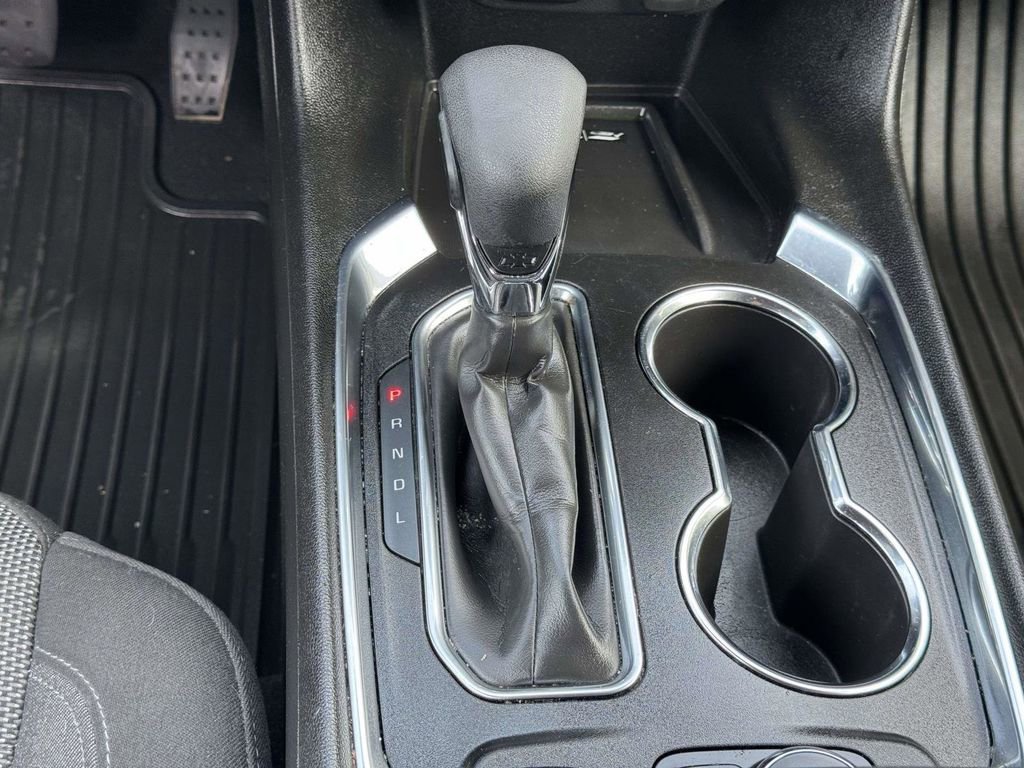 Used 2023 Chevrolet Traverse LT image 8