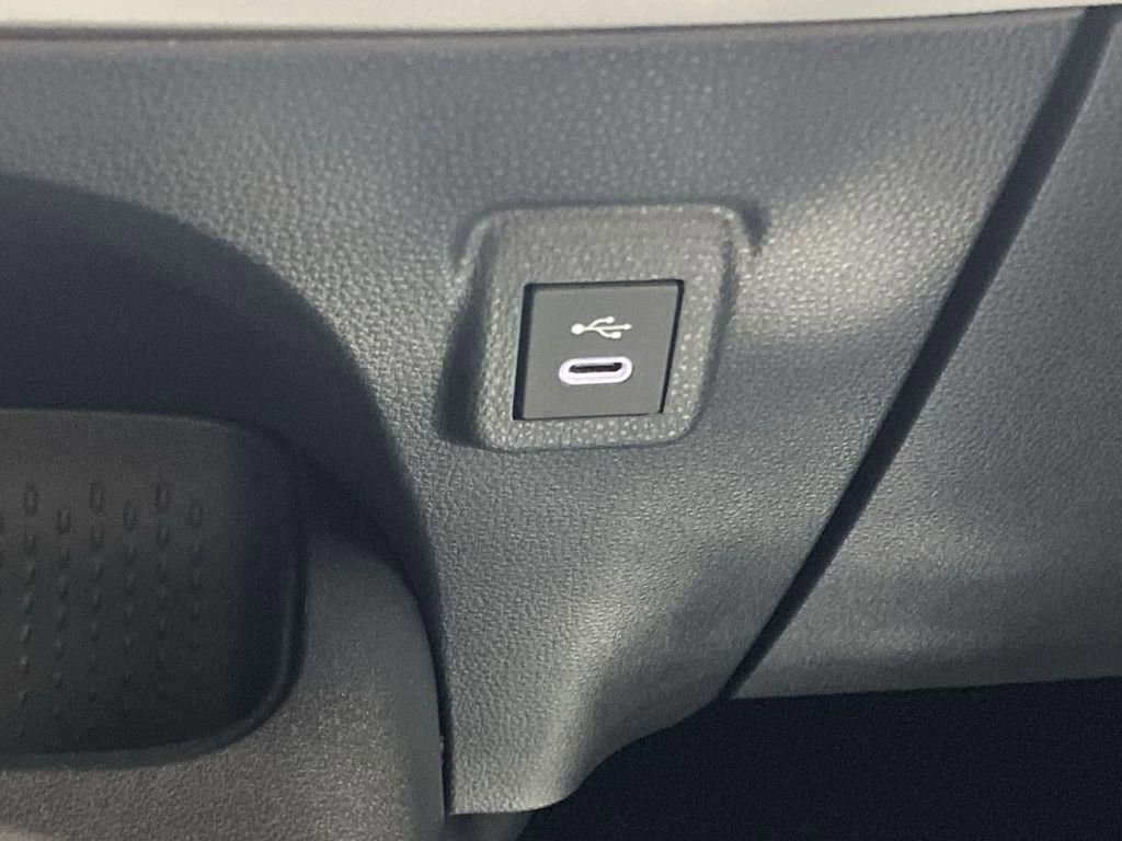 Used 2025 Toyota Corolla LE image 20