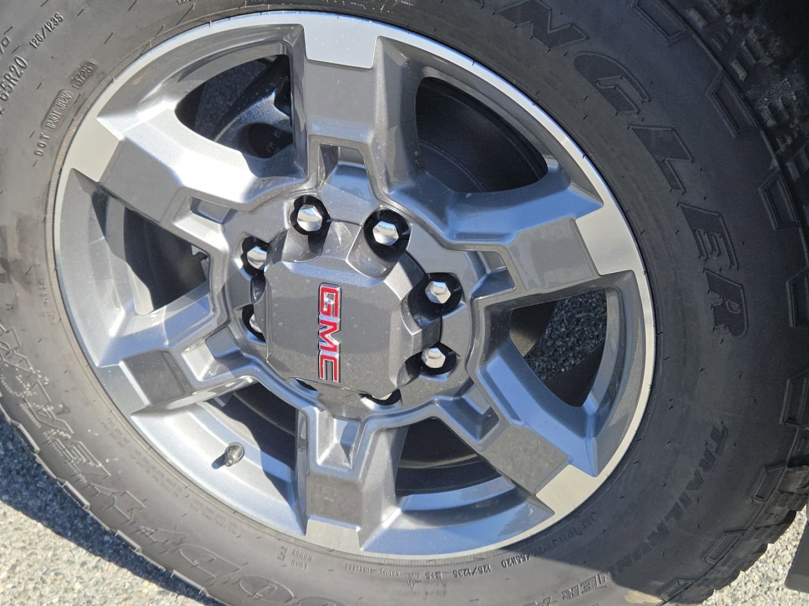 New 2026 GMC Sierra 2500 SLT image 17