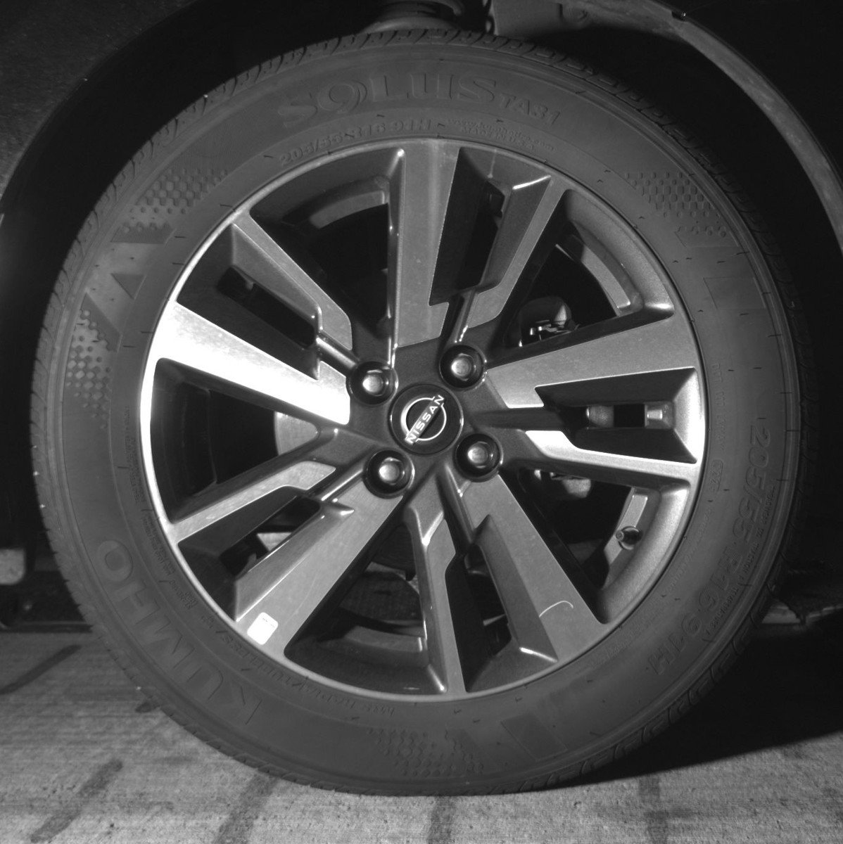 Used 2025 Nissan Versa SV image 13