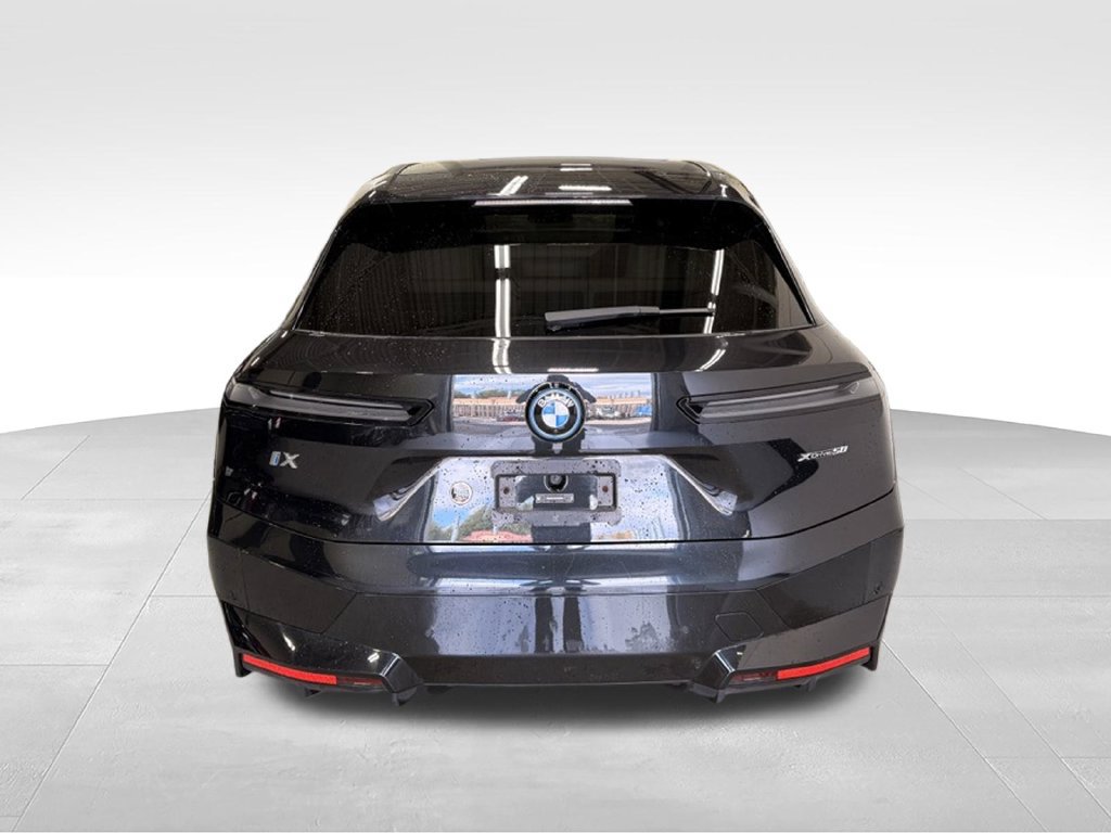 Used 2024 BMW iX xDrive50 w/ Premium Package AWD/4WD image 4